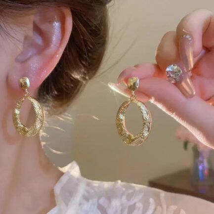 Metal Irregular Oval Geometric Vintage Earrings For Women - Image 5
