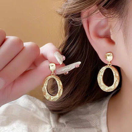 Metal Irregular Oval Geometric Vintage Earrings For Women - Image 4