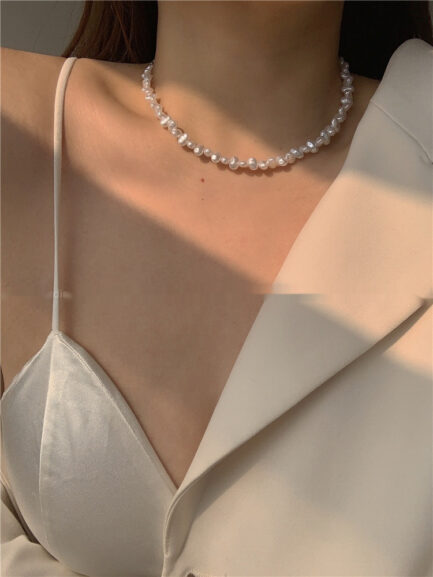 Pearl Necklace Retro Clavicle Chain For Women - Image 4